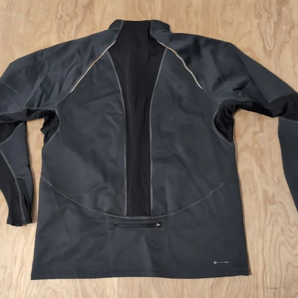 The North Face Momentum Thermal 1/2 Zip Top Men's Size L‎ Black / Grey Flash Dry
